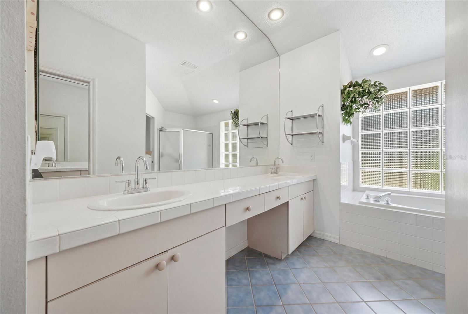 CHAPMAN MANORS - Residential