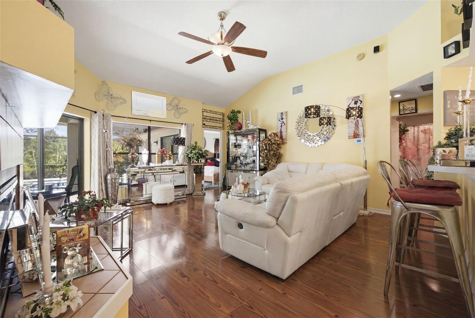 CHAPMAN MANORS - Residential