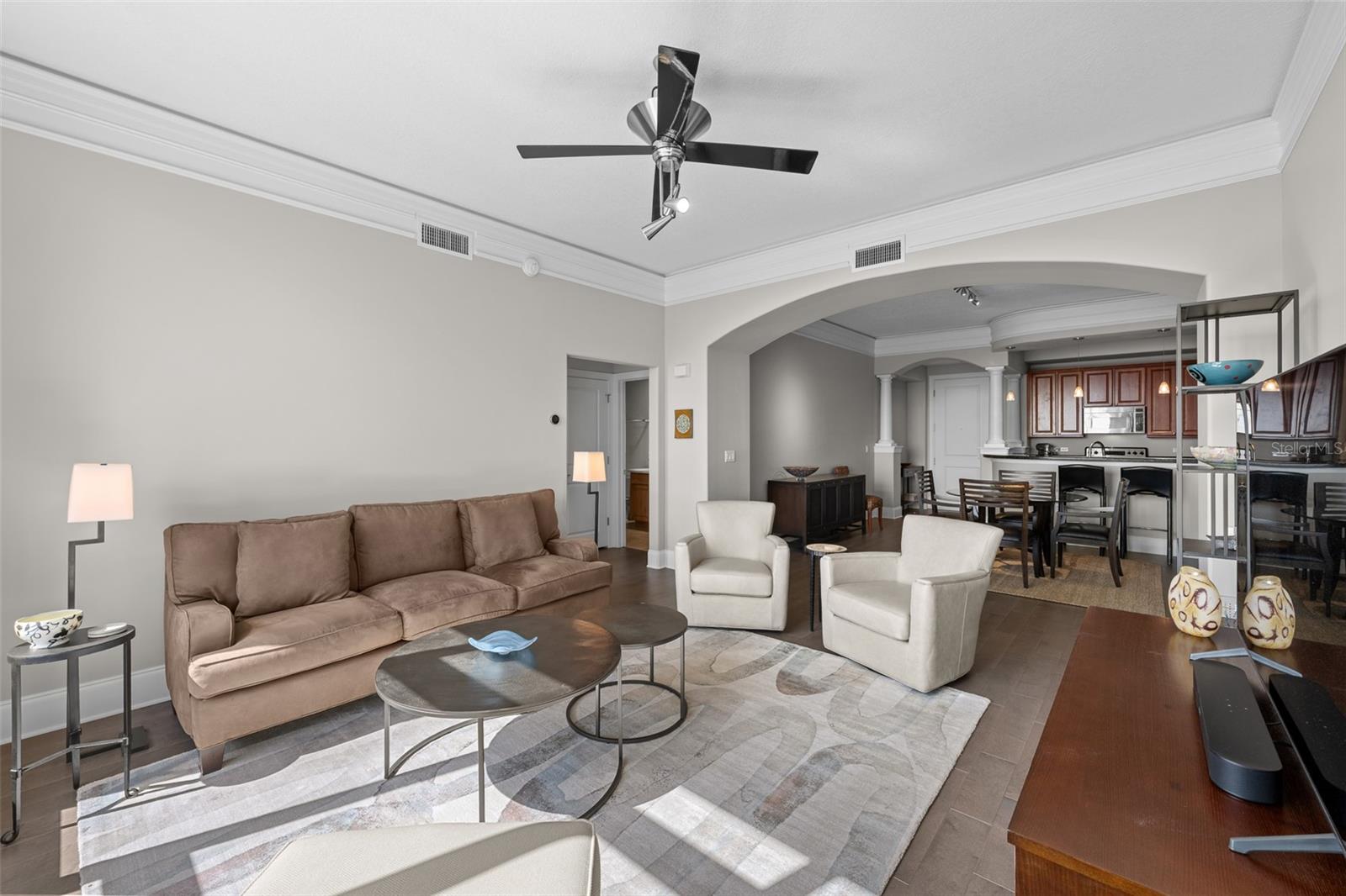 THE PARKSIDE OF ONE BAYSHORE - Residential
