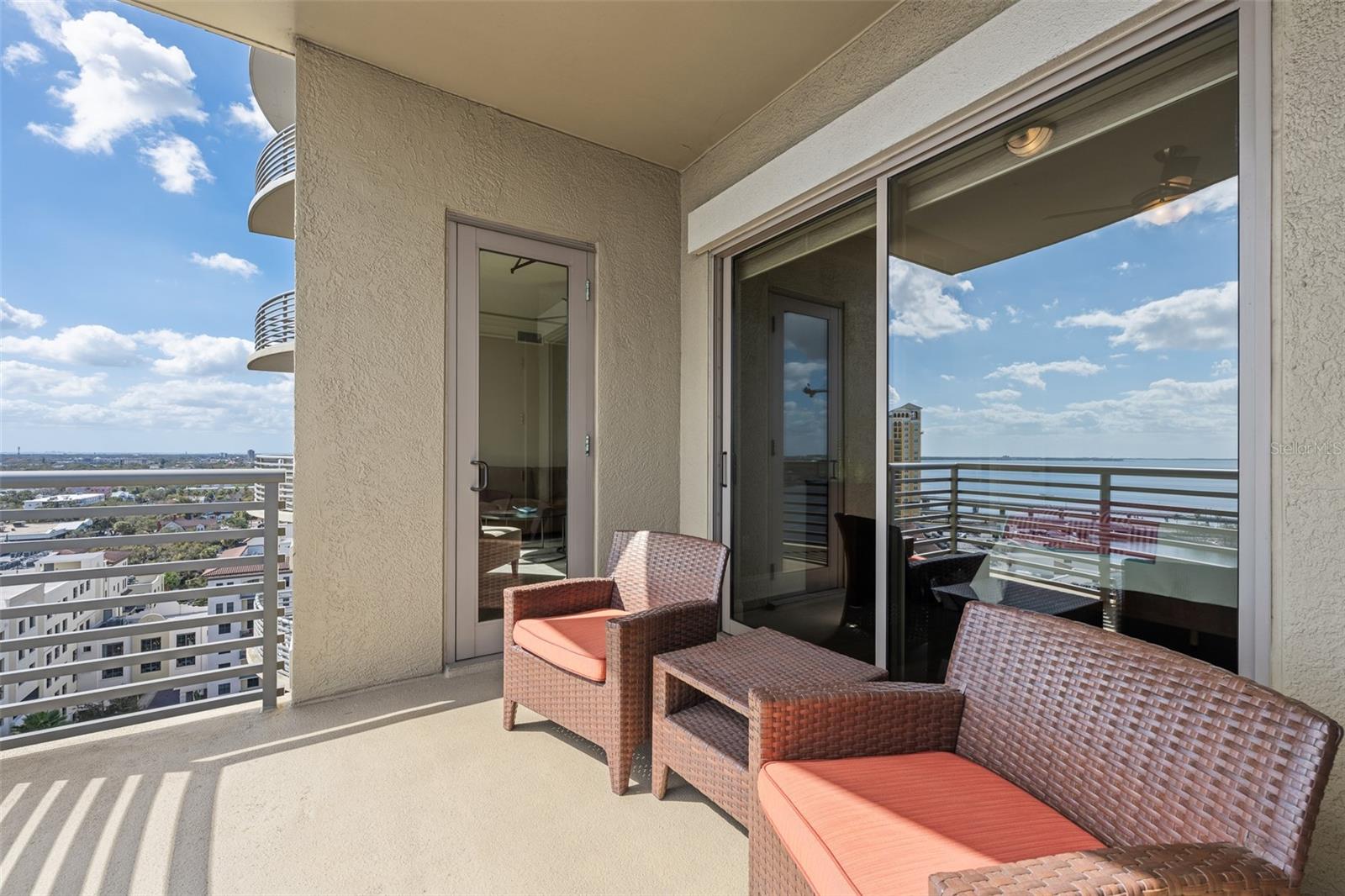 THE PARKSIDE OF ONE BAYSHORE - Residential