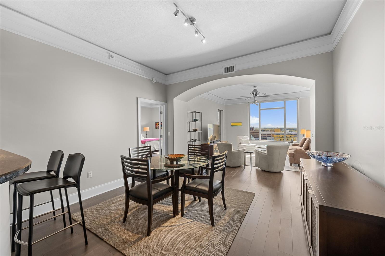 THE PARKSIDE OF ONE BAYSHORE - Residential