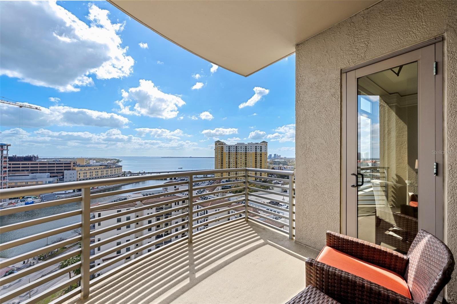 THE PARKSIDE OF ONE BAYSHORE - Residential