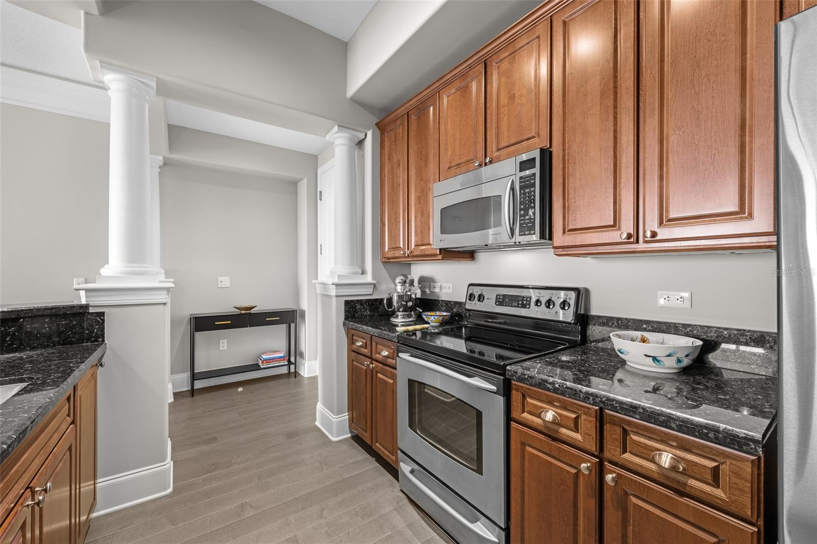 THE PARKSIDE OF ONE BAYSHORE - Residential