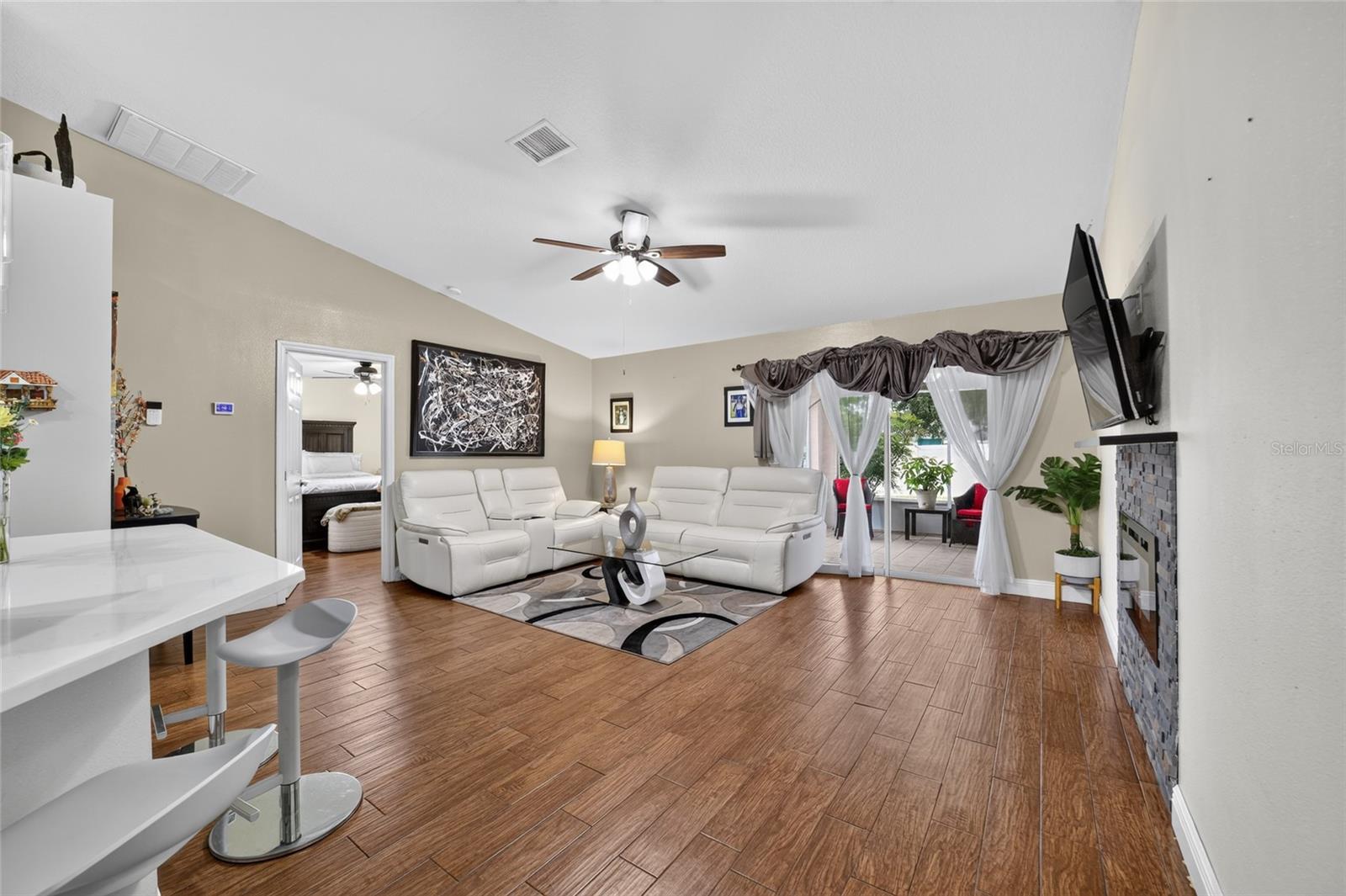 SILVER SPGS SHORES 20 - Residential