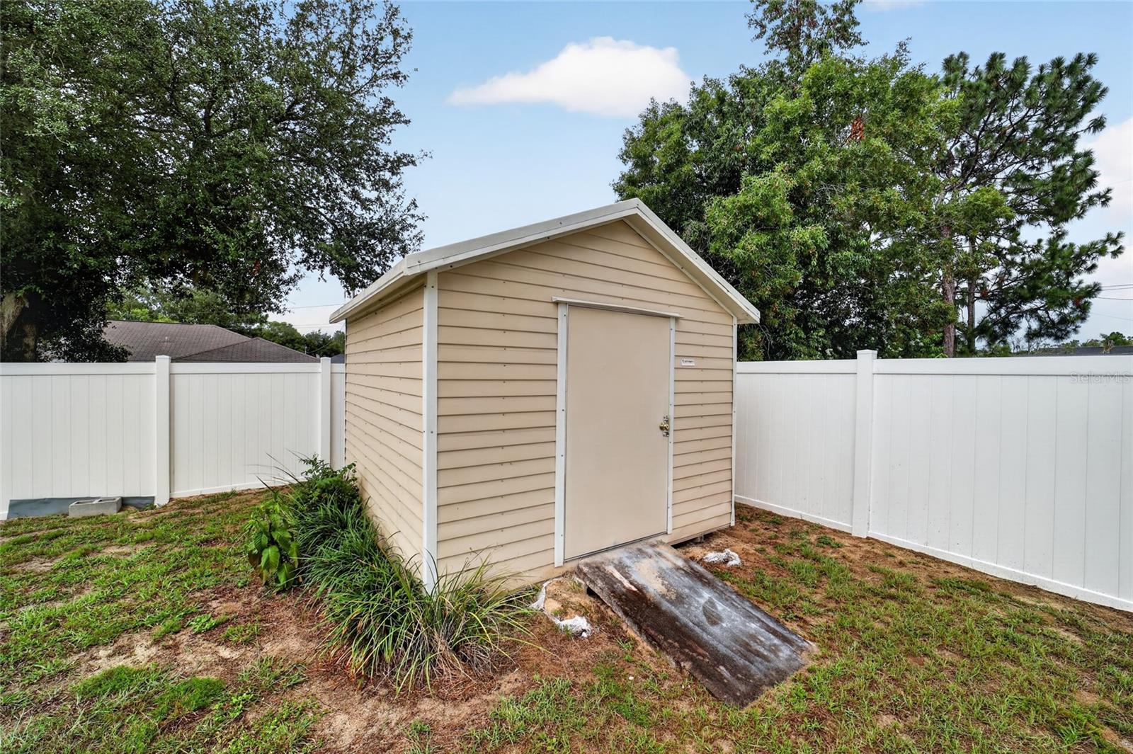 SILVER SPGS SHORES 20 - Residential