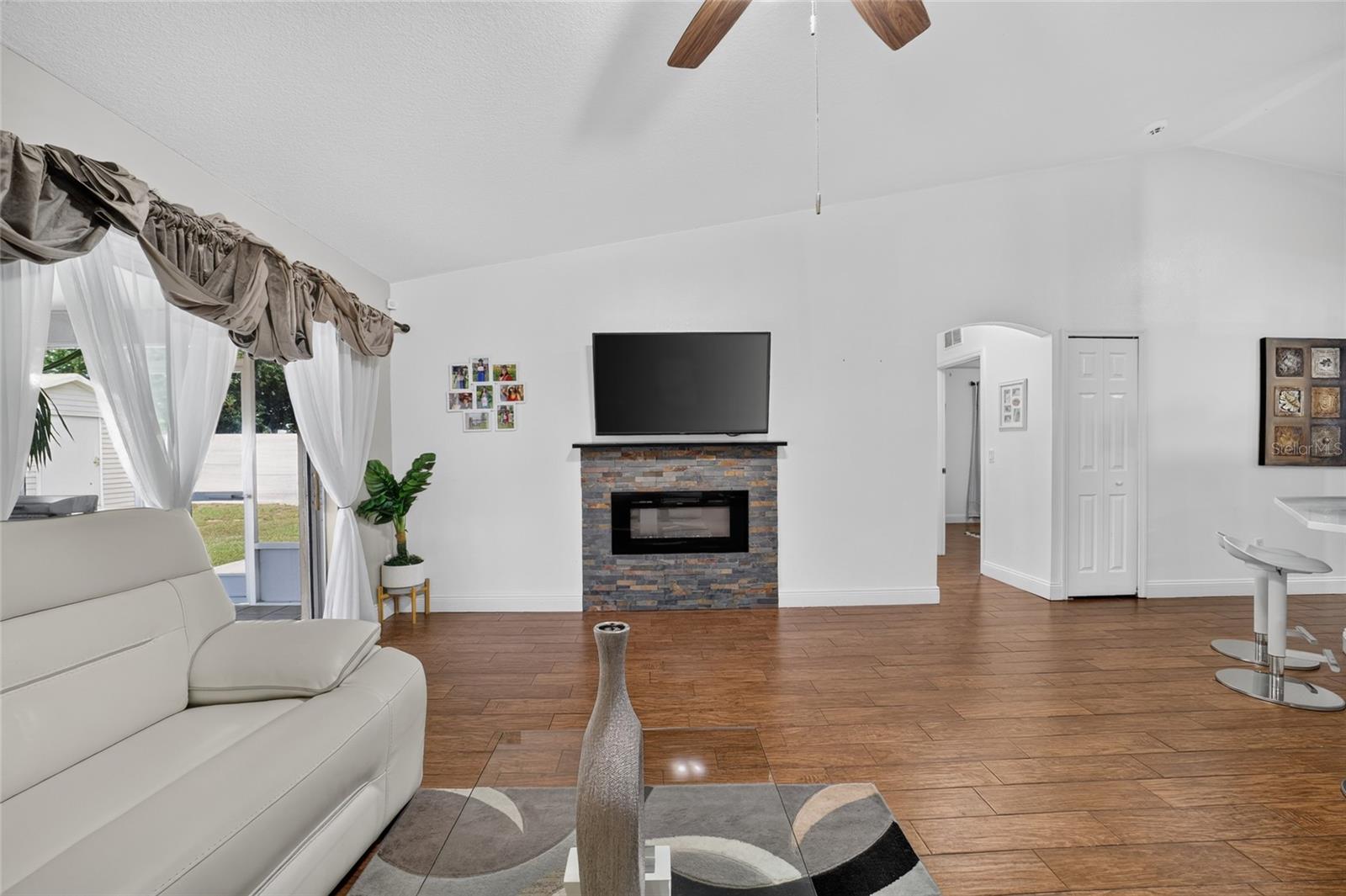 SILVER SPGS SHORES 20 - Residential