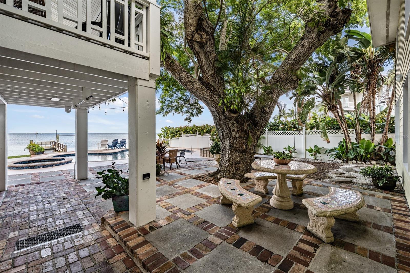 SEASIDE POINT - Residential