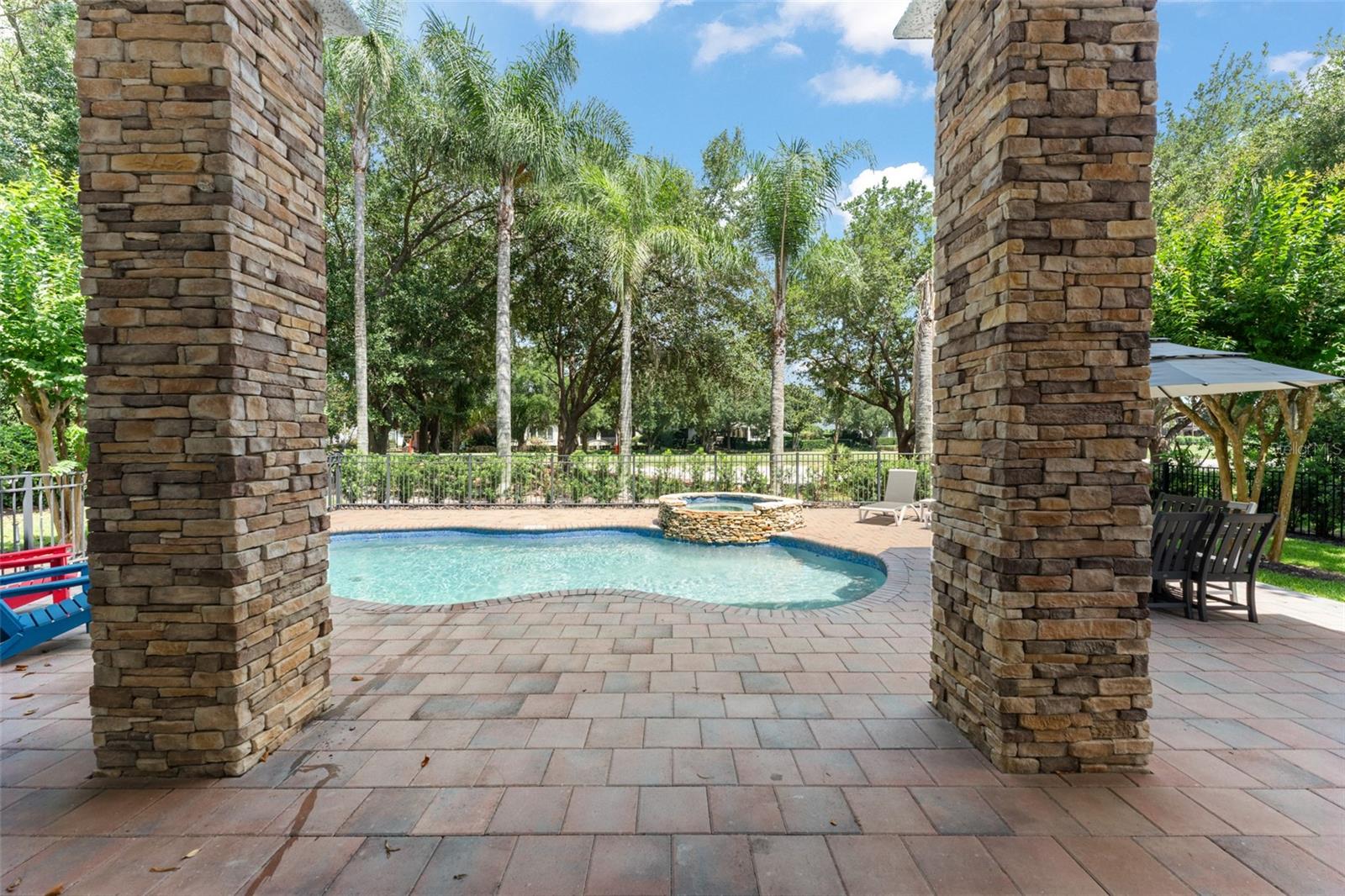 KEENES POINTE - Residential