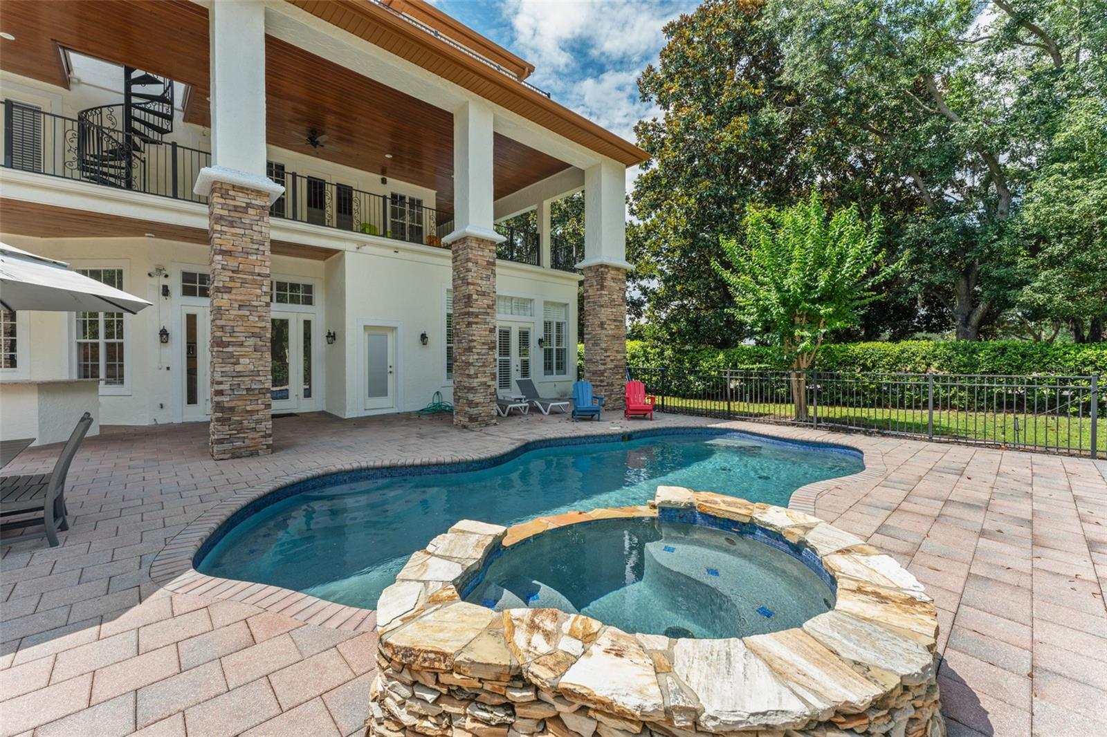 KEENES POINTE - Residential