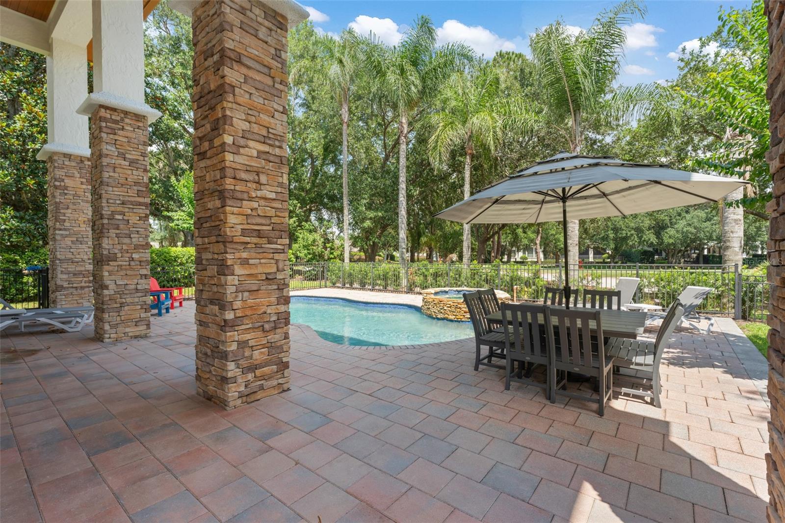 KEENES POINTE - Residential