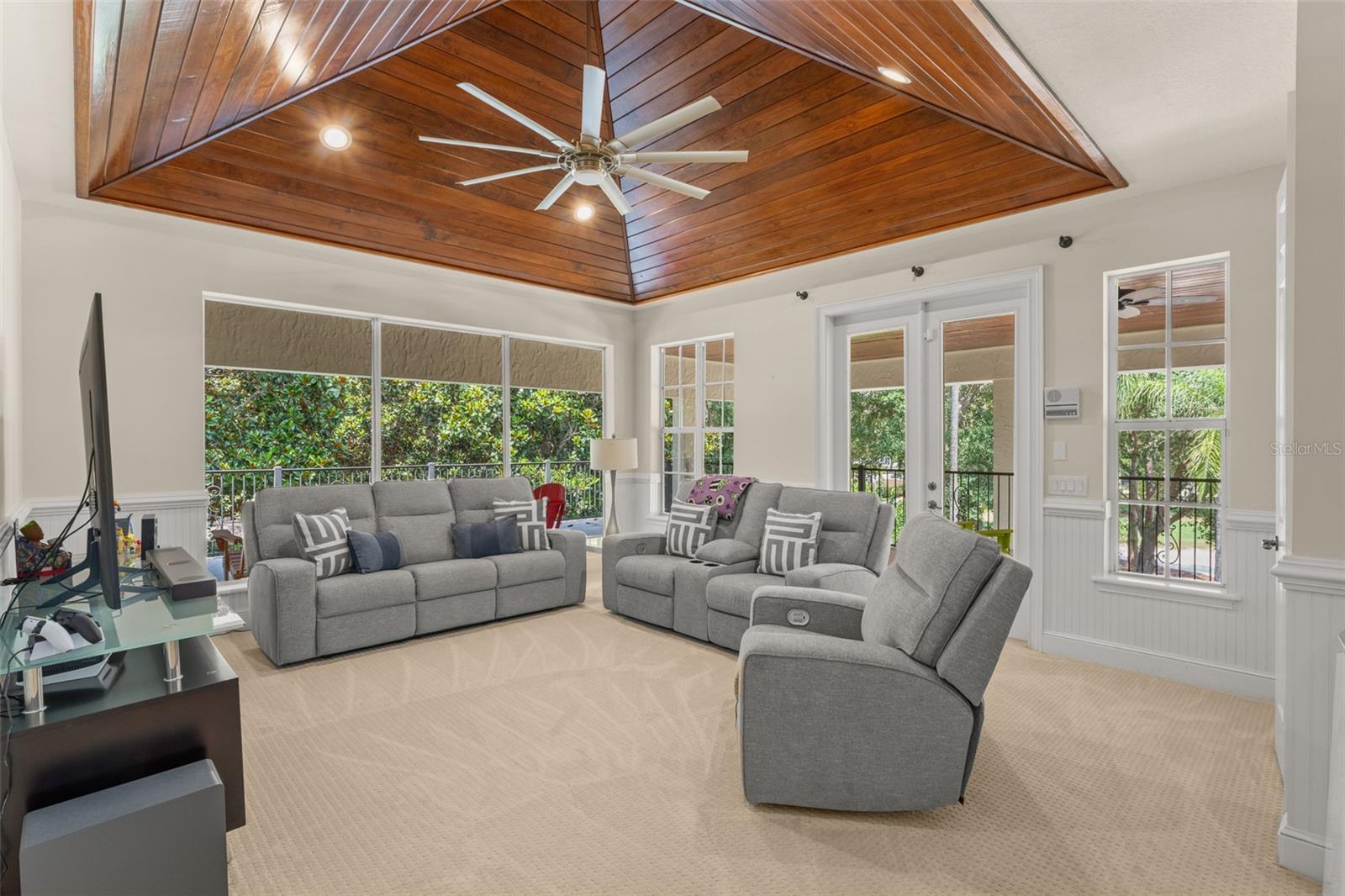KEENES POINTE - Residential