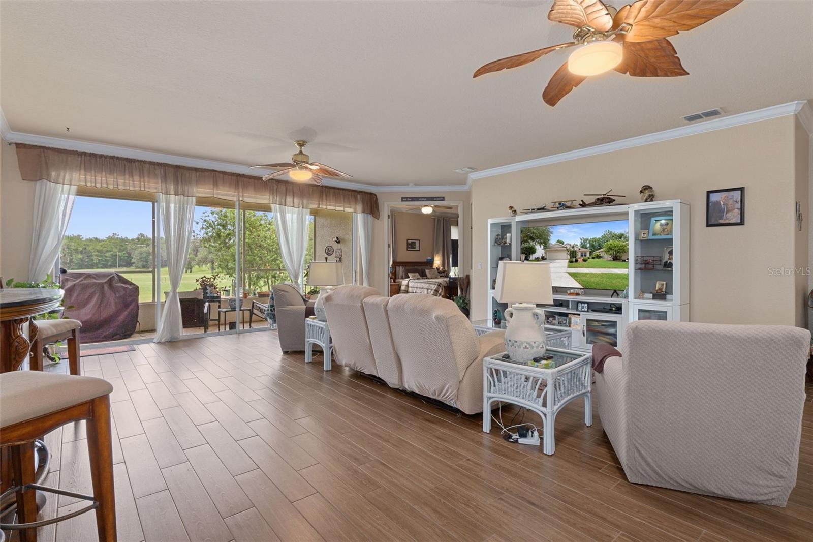 HERNANDO OAKS PH 1 - Residential