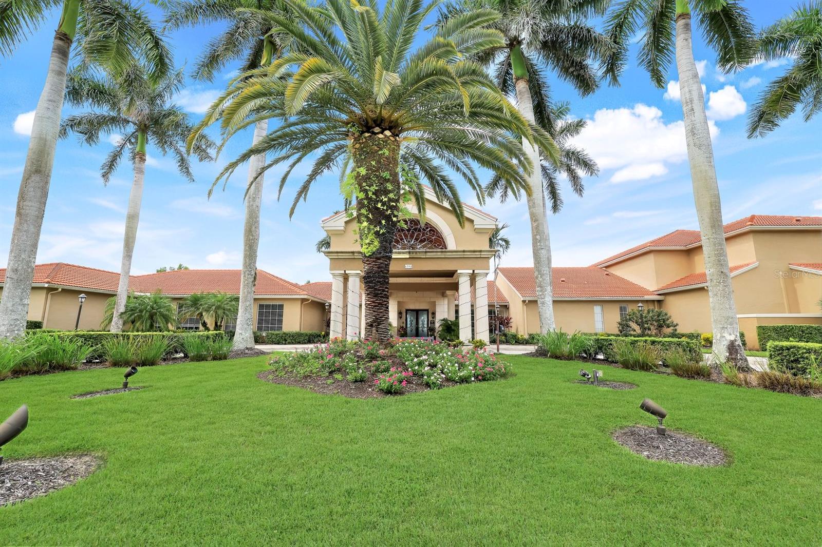 HUNTINGTON LAKES SIX - Residential