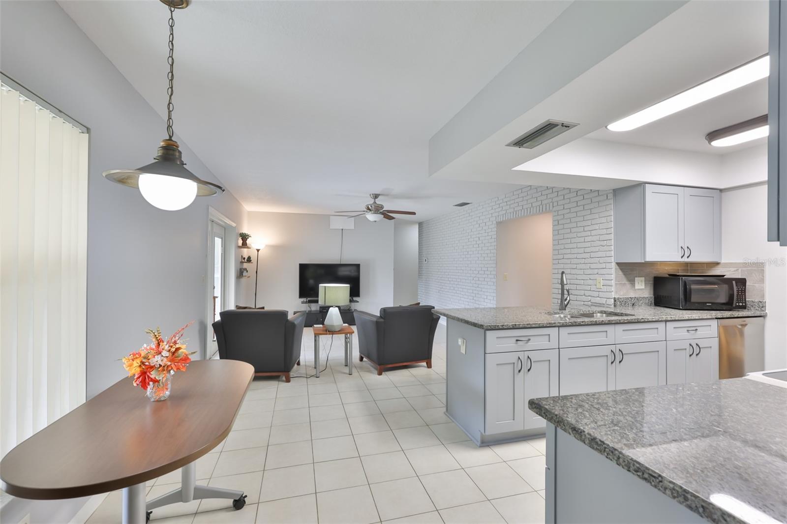 BLOOMINGDALE SECTION A UNIT 1V - Residential