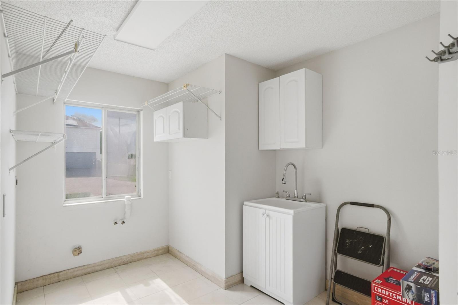 DELTONA LAKES UNIT 08 - Residential