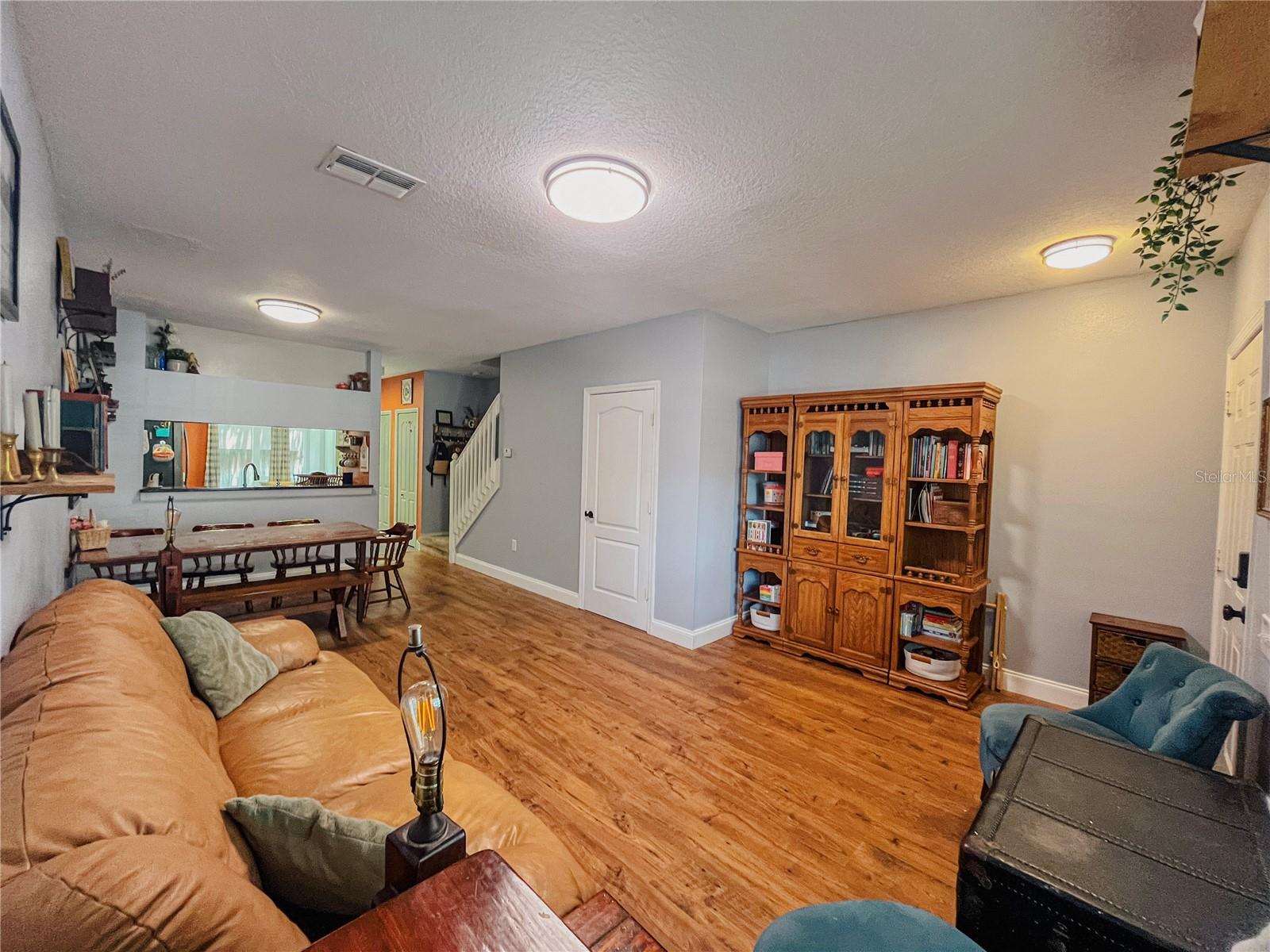 MEADOW POINTE - Residential