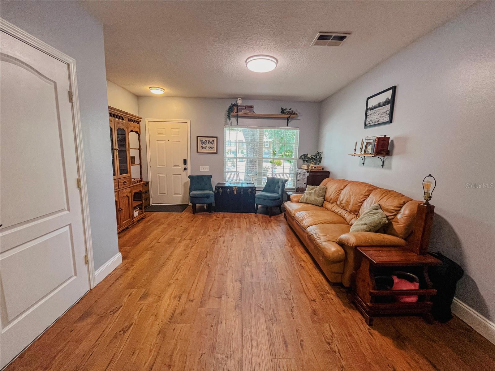 MEADOW POINTE - Residential