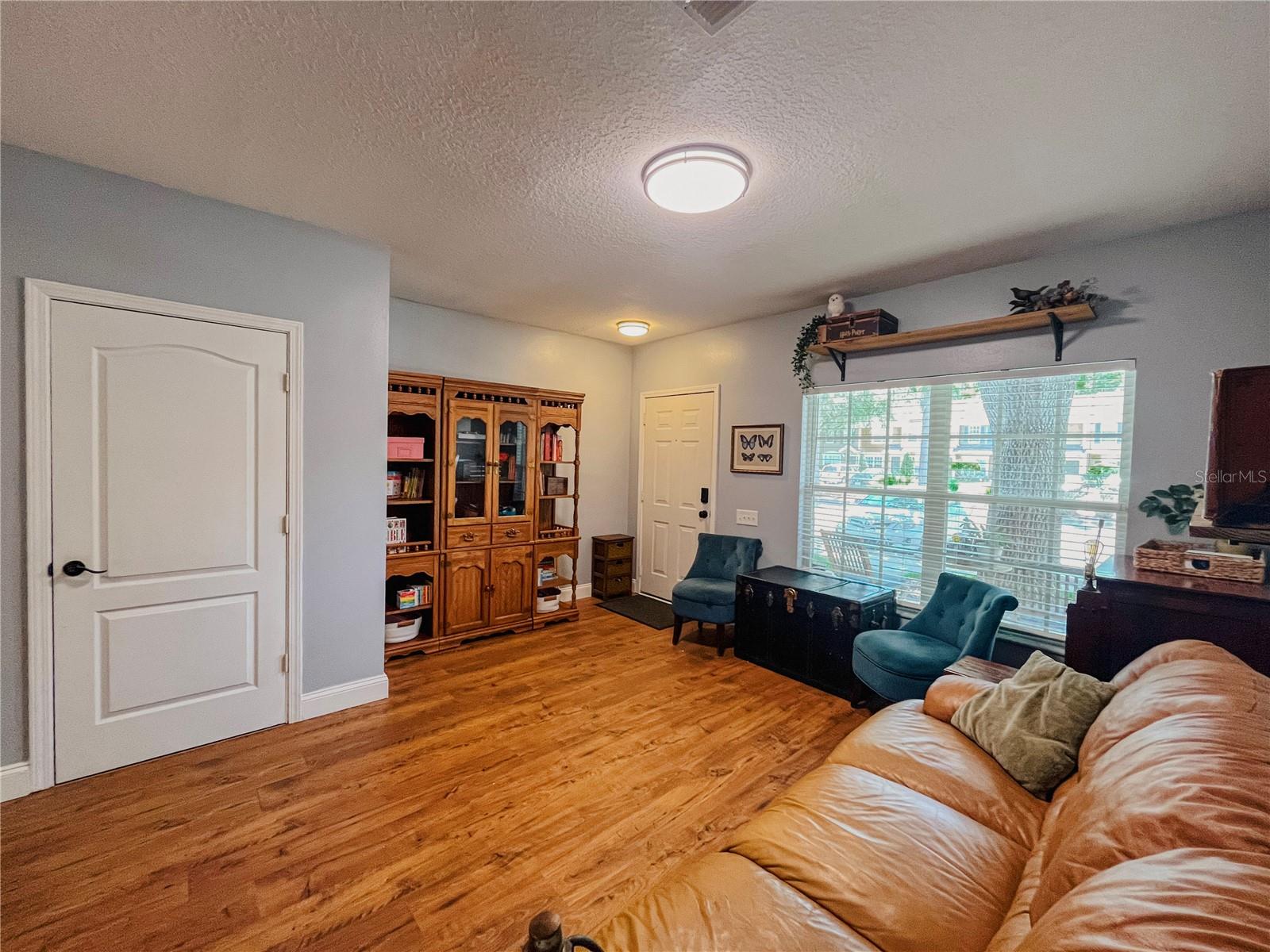 MEADOW POINTE - Residential