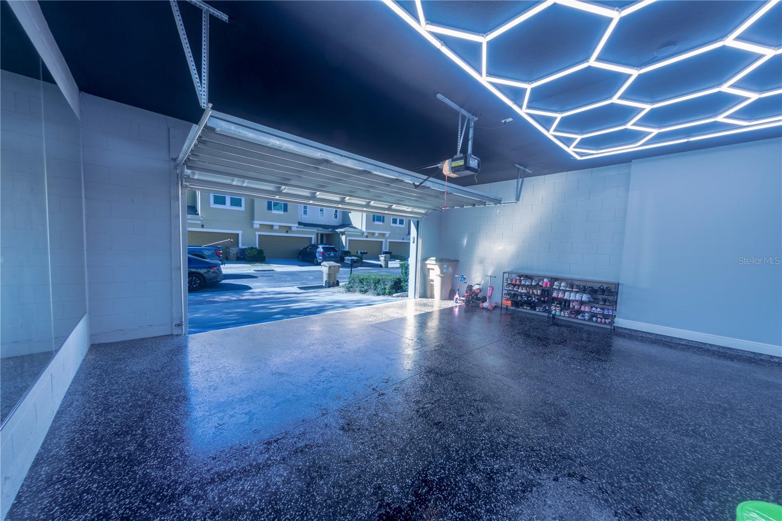 MAGNOLIA POINTE PH 1 - Residential