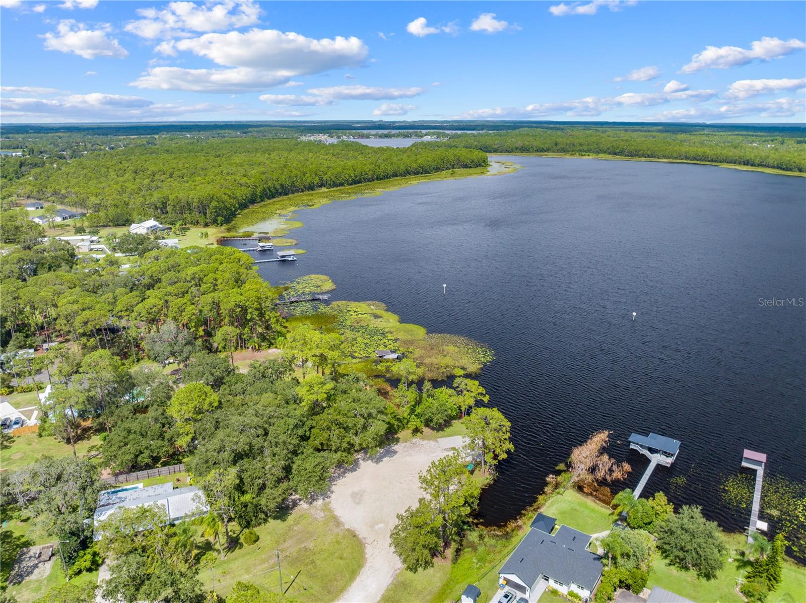 OAKWOOD SHORES - Residential
