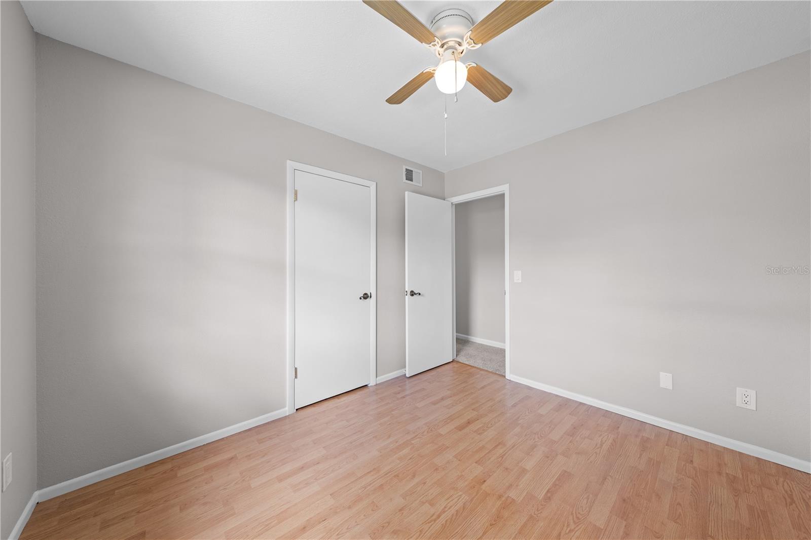 OAKWOOD SHORES - Residential