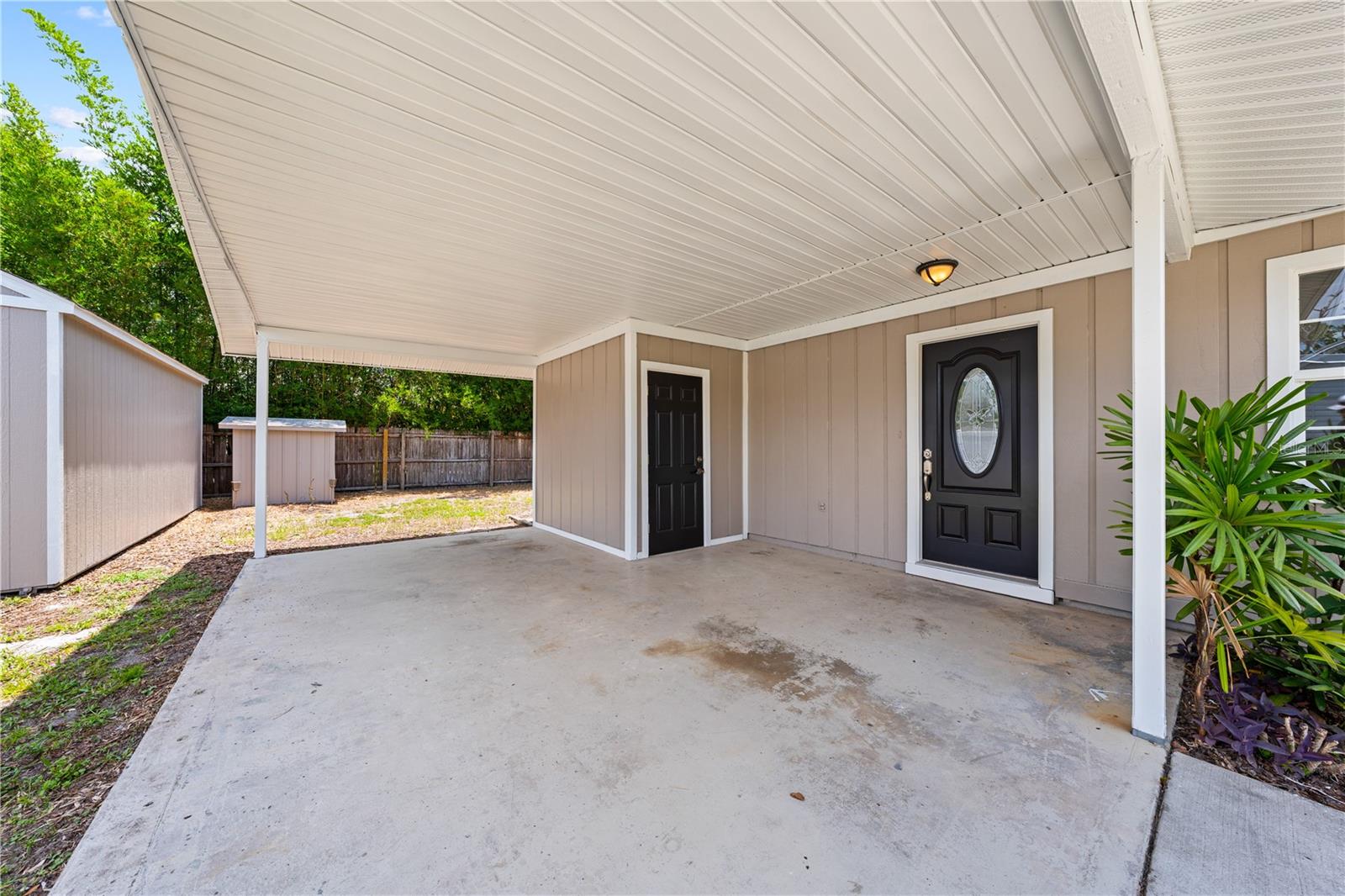 OAKWOOD SHORES - Residential