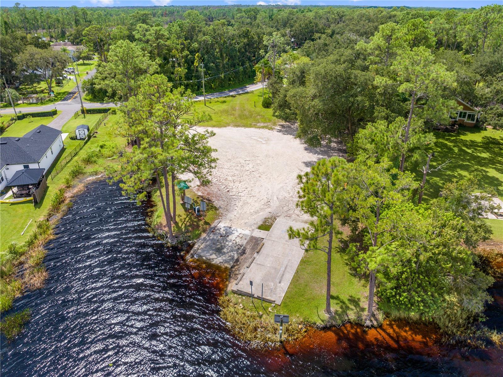 OAKWOOD SHORES - Residential