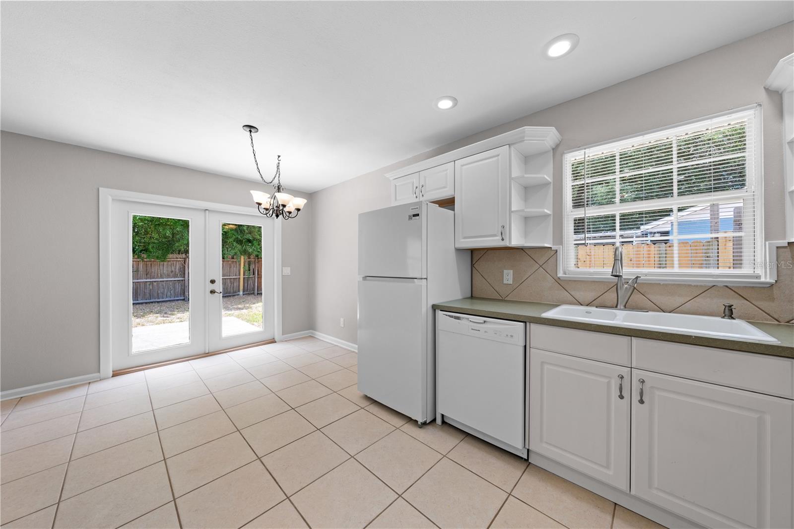 OAKWOOD SHORES - Residential