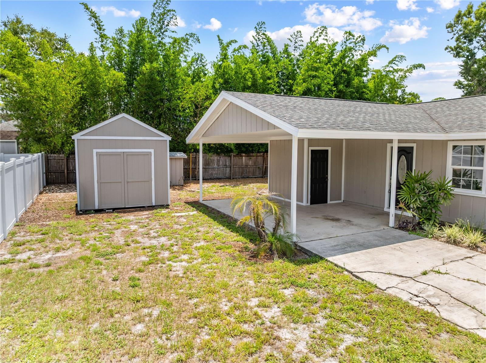 OAKWOOD SHORES - Residential