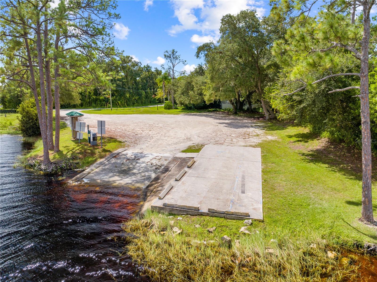 OAKWOOD SHORES - Residential