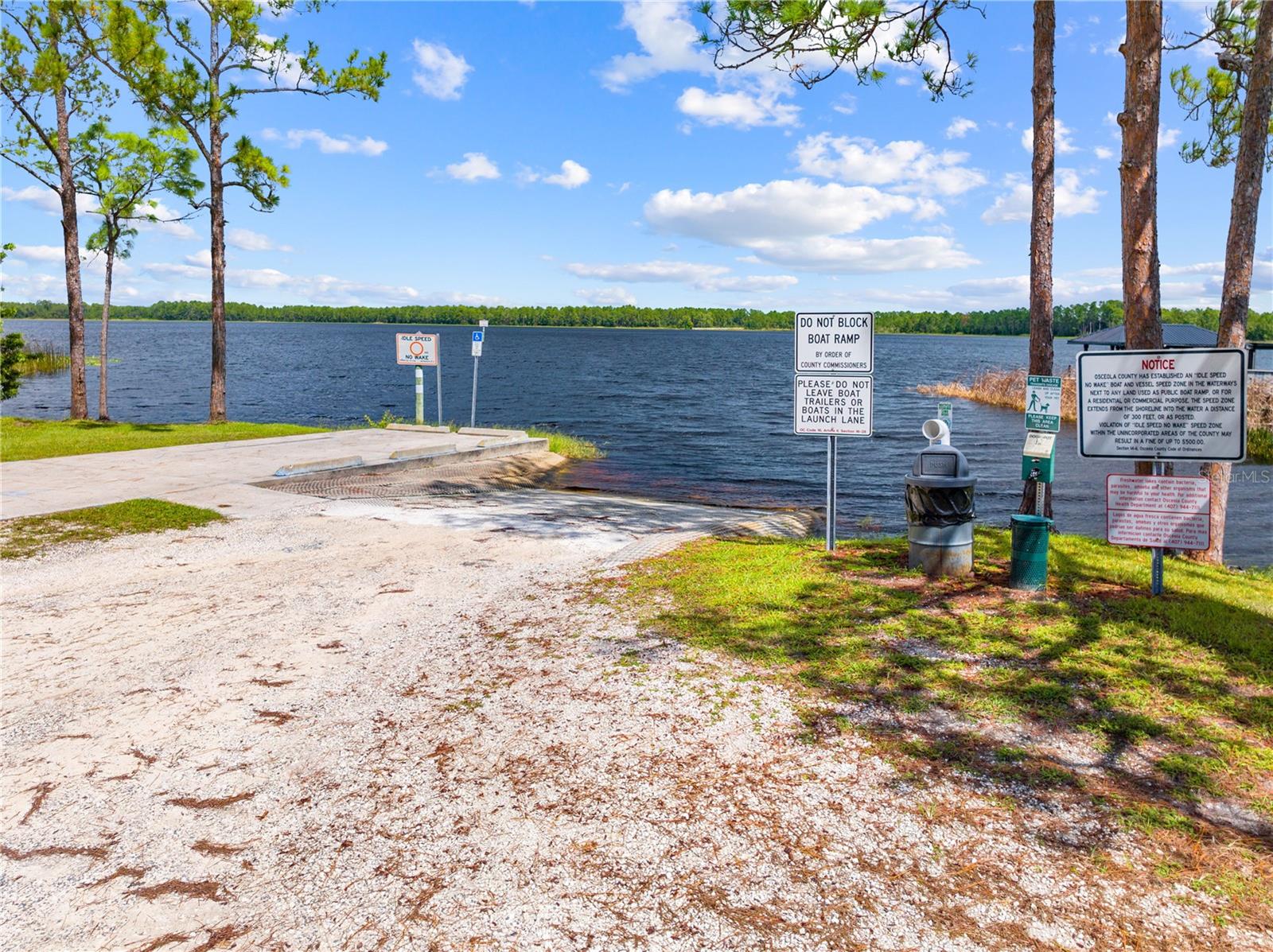 OAKWOOD SHORES - Residential