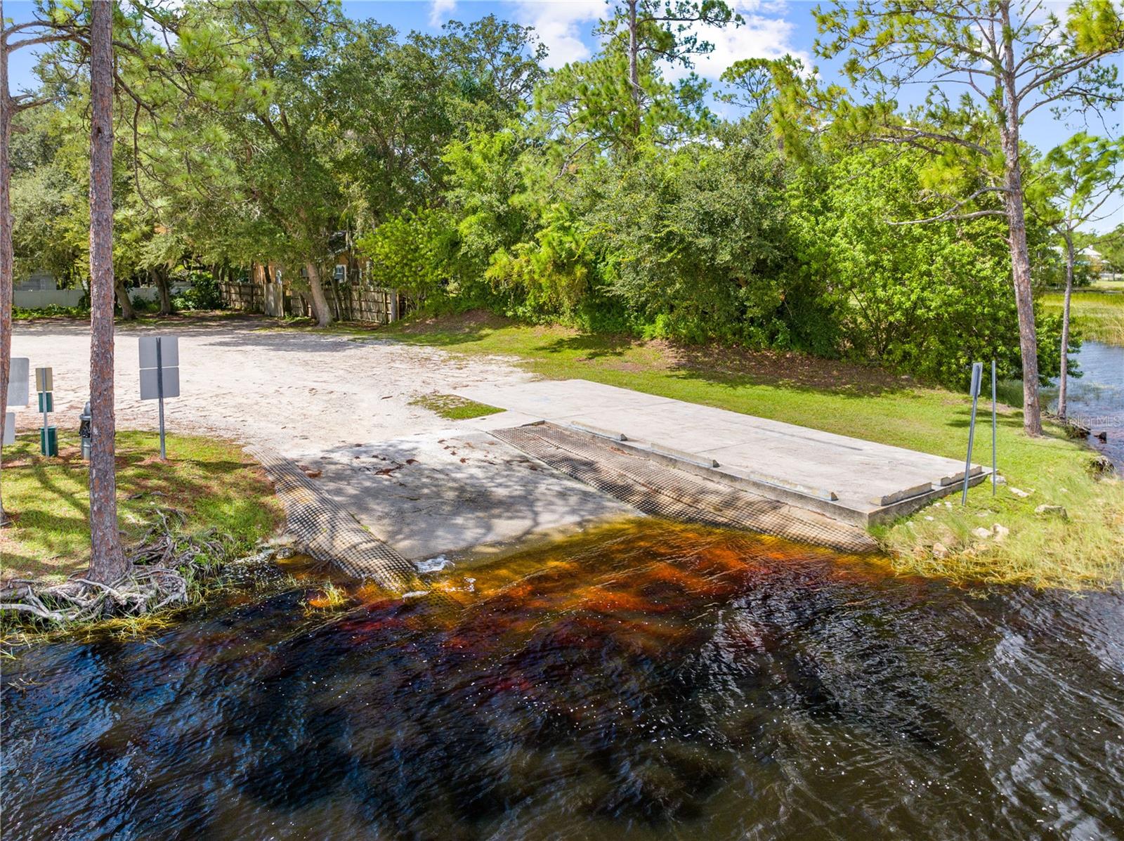 OAKWOOD SHORES - Residential