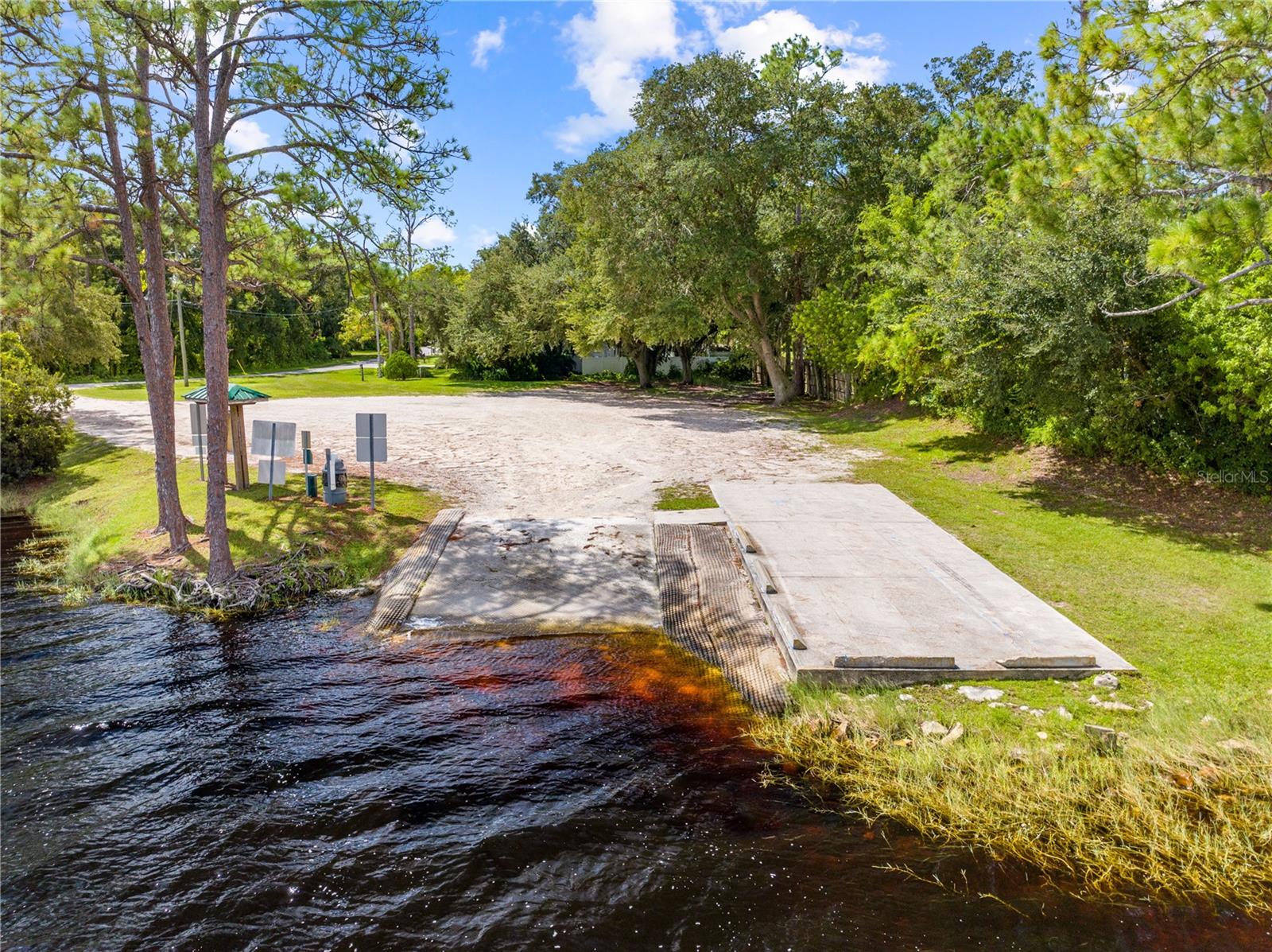 OAKWOOD SHORES - Residential