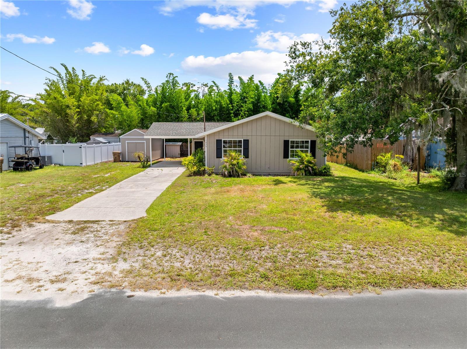 OAKWOOD SHORES - Residential
