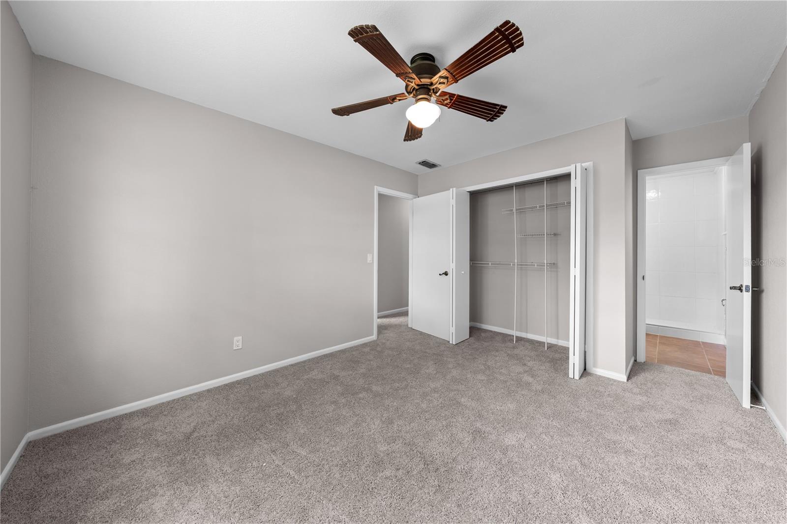 OAKWOOD SHORES - Residential