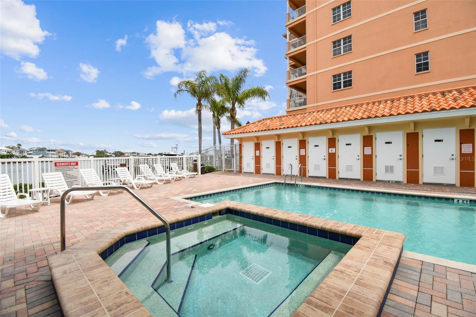 HARBORVIEW GRANDE CONDO - Residential