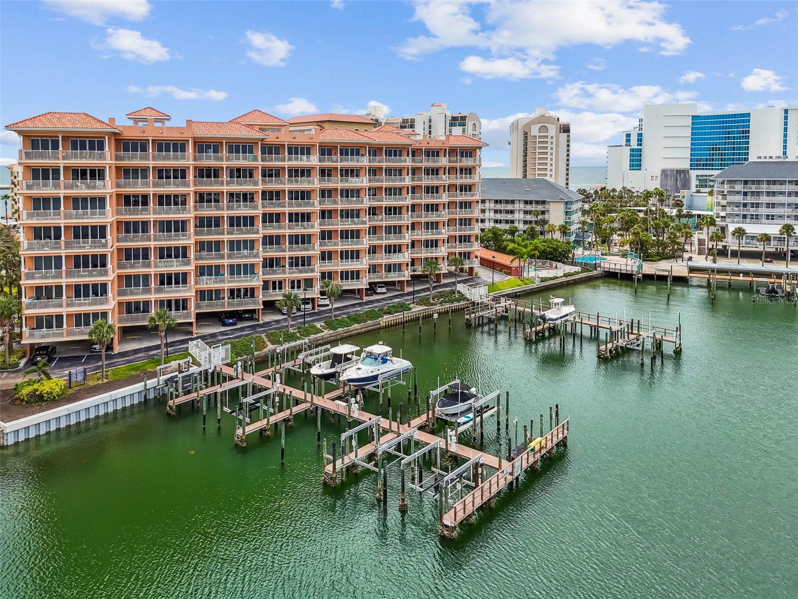 HARBORVIEW GRANDE CONDO - Residential