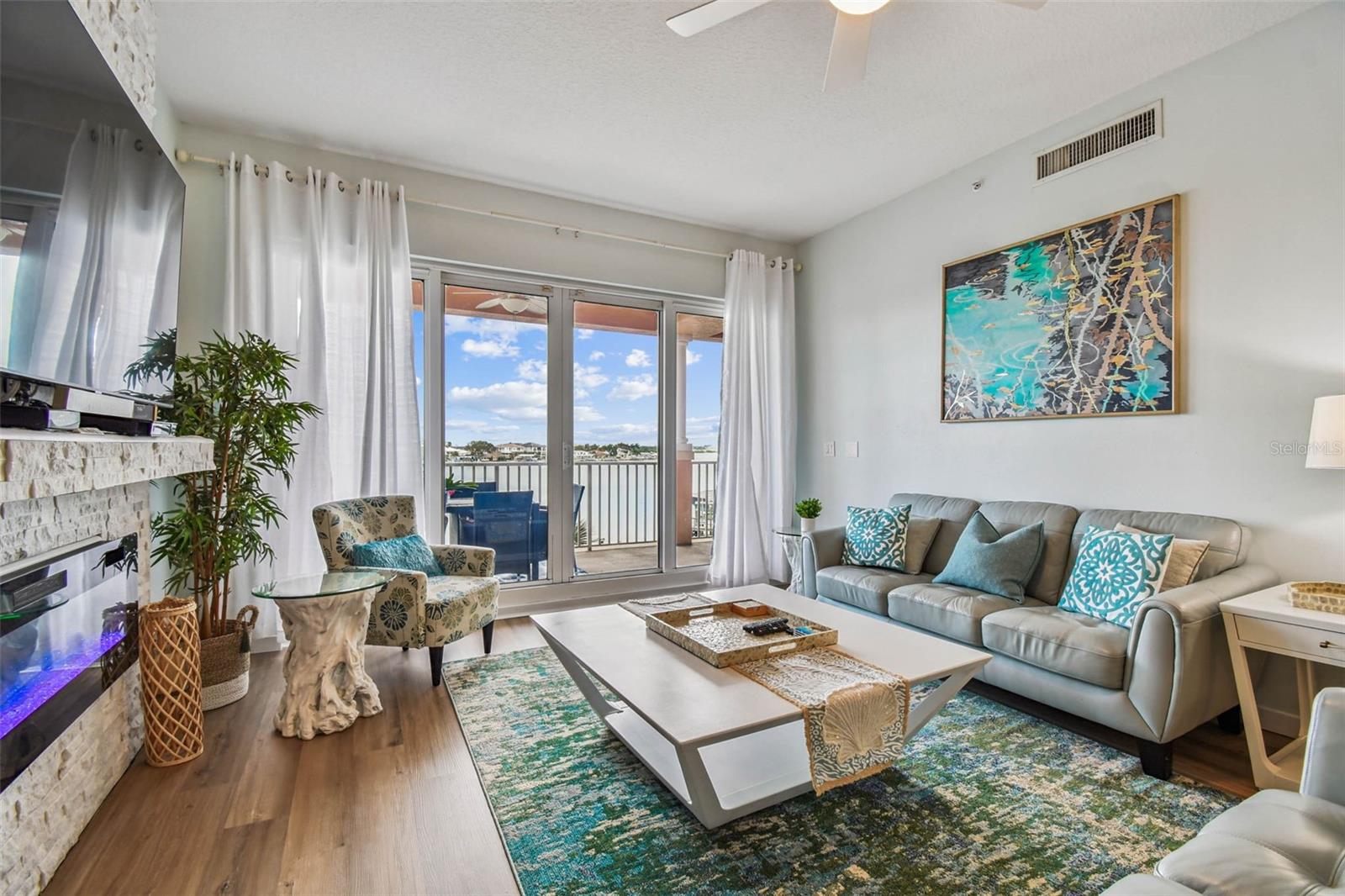 HARBORVIEW GRANDE CONDO - Residential