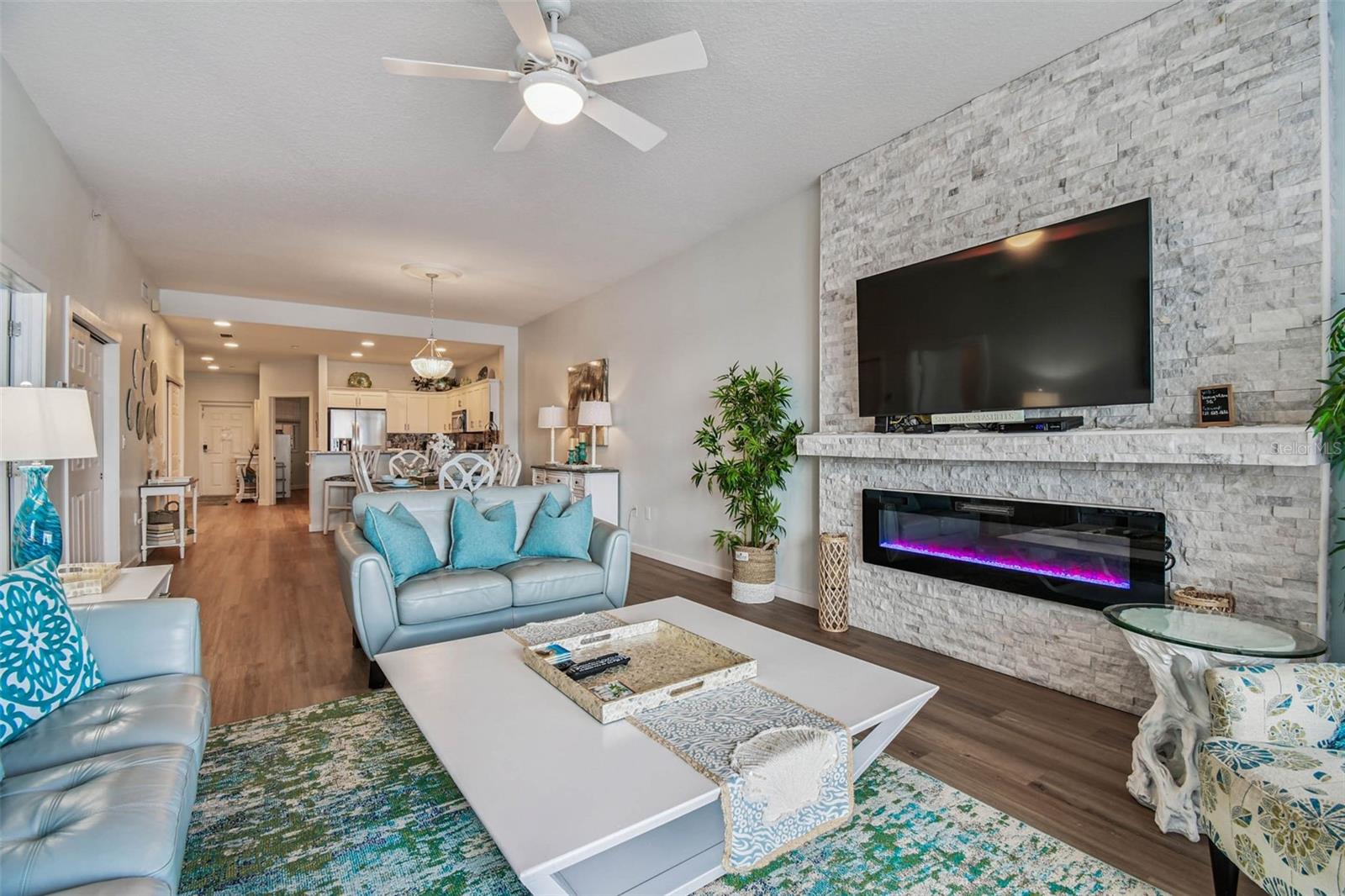 HARBORVIEW GRANDE CONDO - Residential