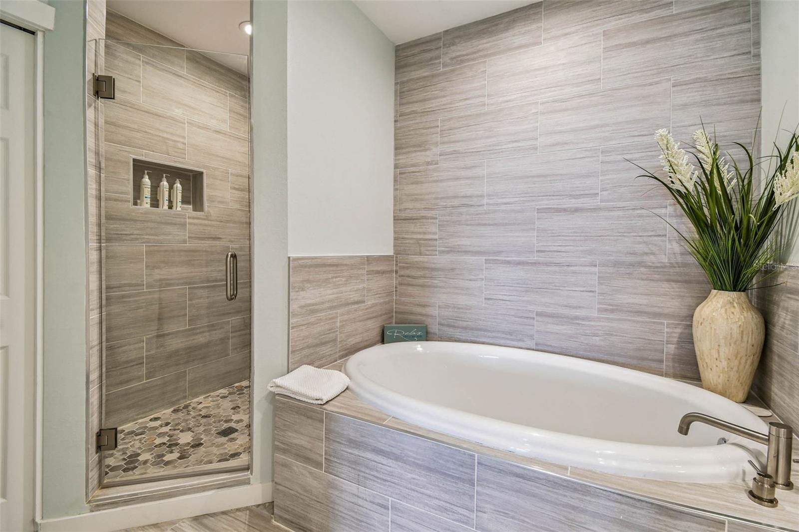HARBORVIEW GRANDE CONDO - Residential