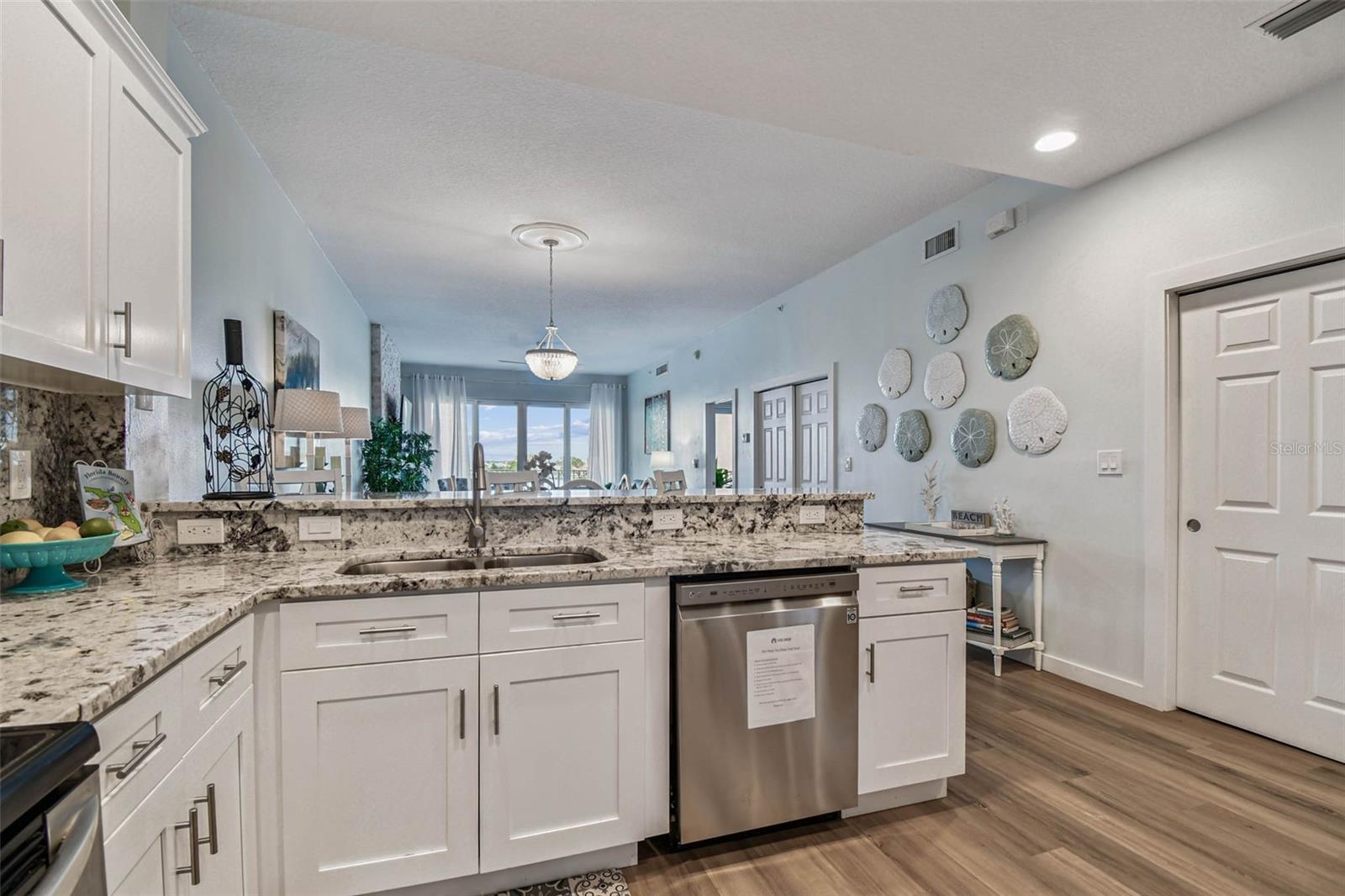 HARBORVIEW GRANDE CONDO - Residential