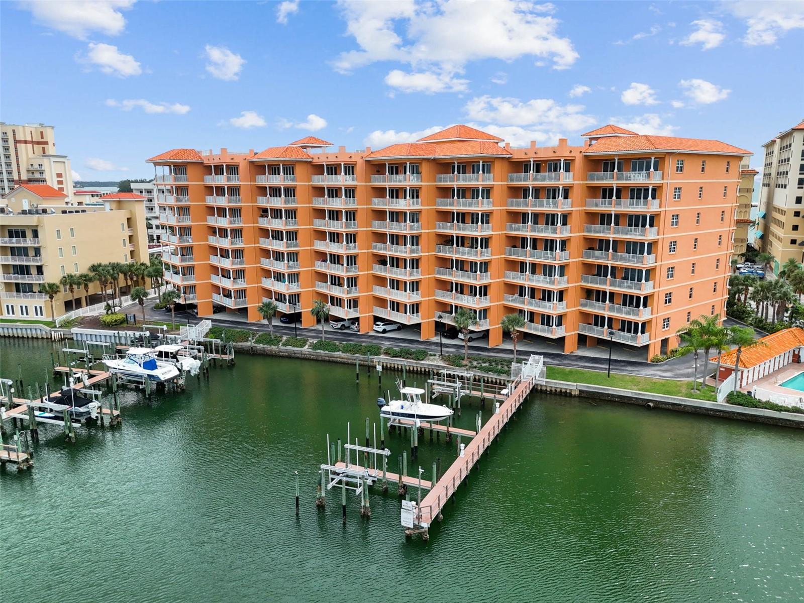 HARBORVIEW GRANDE CONDO - Residential
