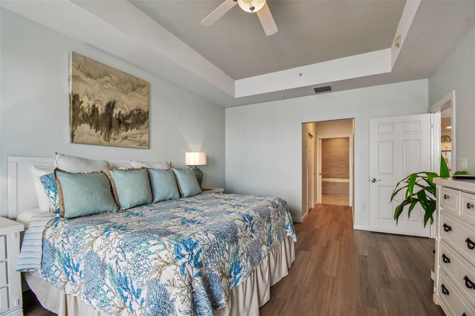 HARBORVIEW GRANDE CONDO - Residential
