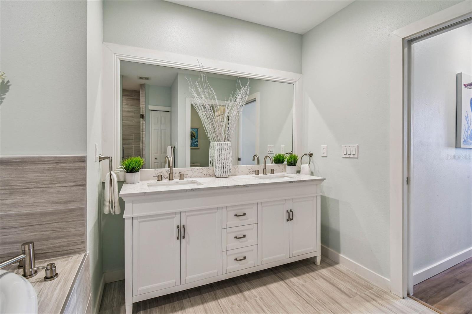 HARBORVIEW GRANDE CONDO - Residential