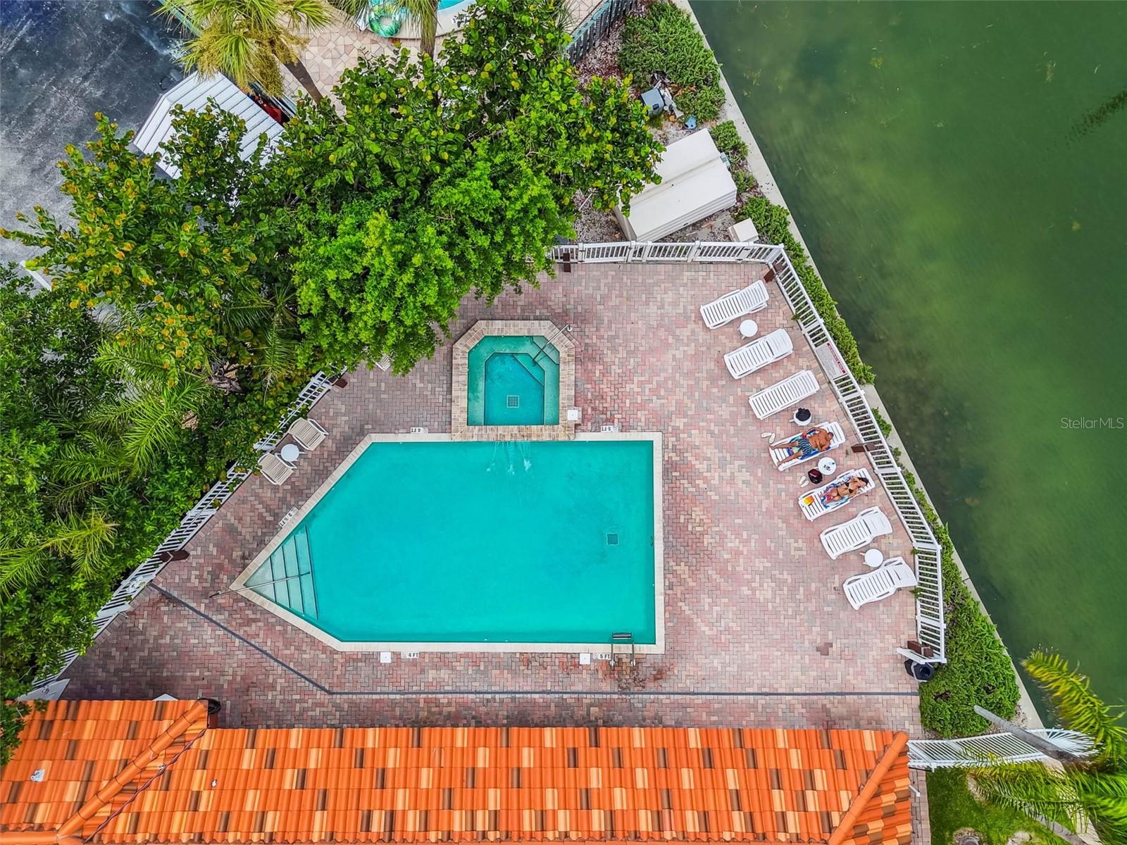 HARBORVIEW GRANDE CONDO - Residential