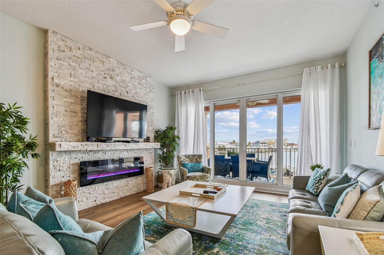 HARBORVIEW GRANDE CONDO - Residential