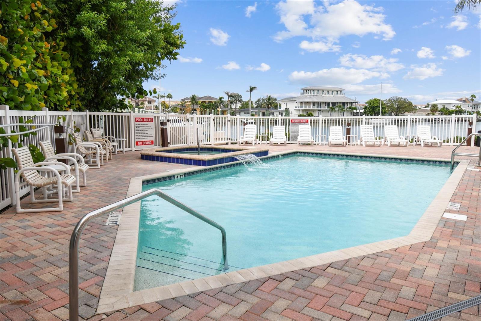 HARBORVIEW GRANDE CONDO - Residential