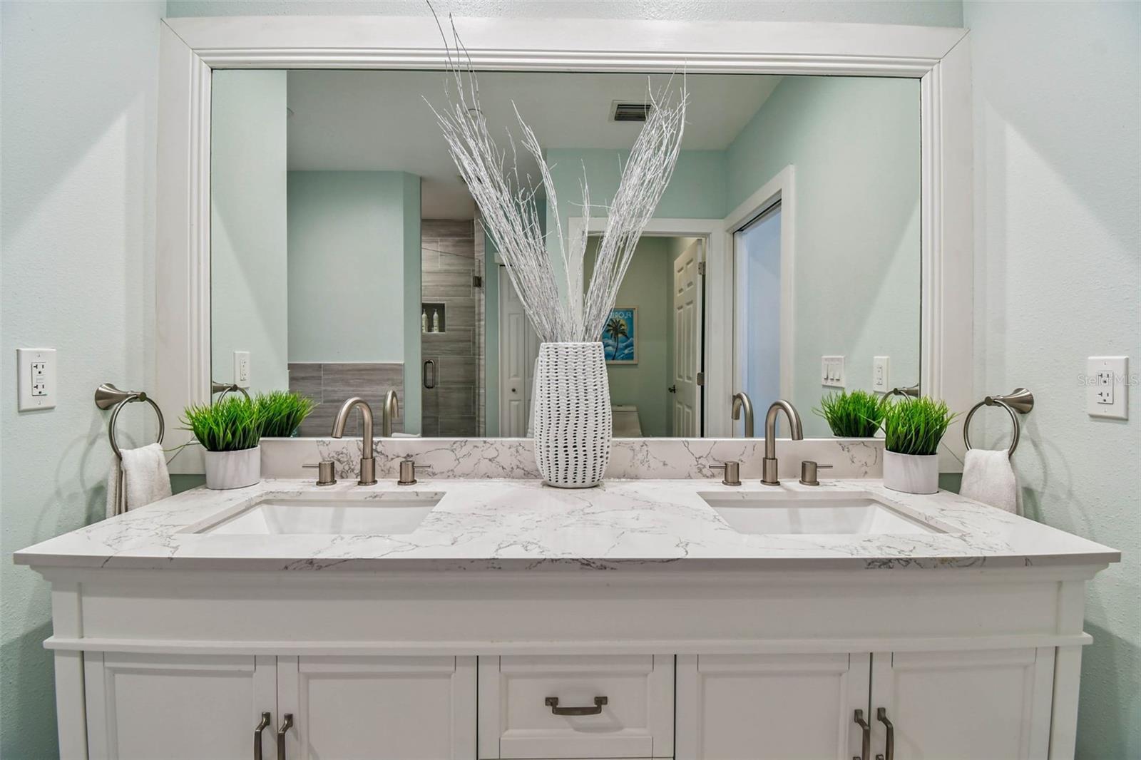 HARBORVIEW GRANDE CONDO - Residential