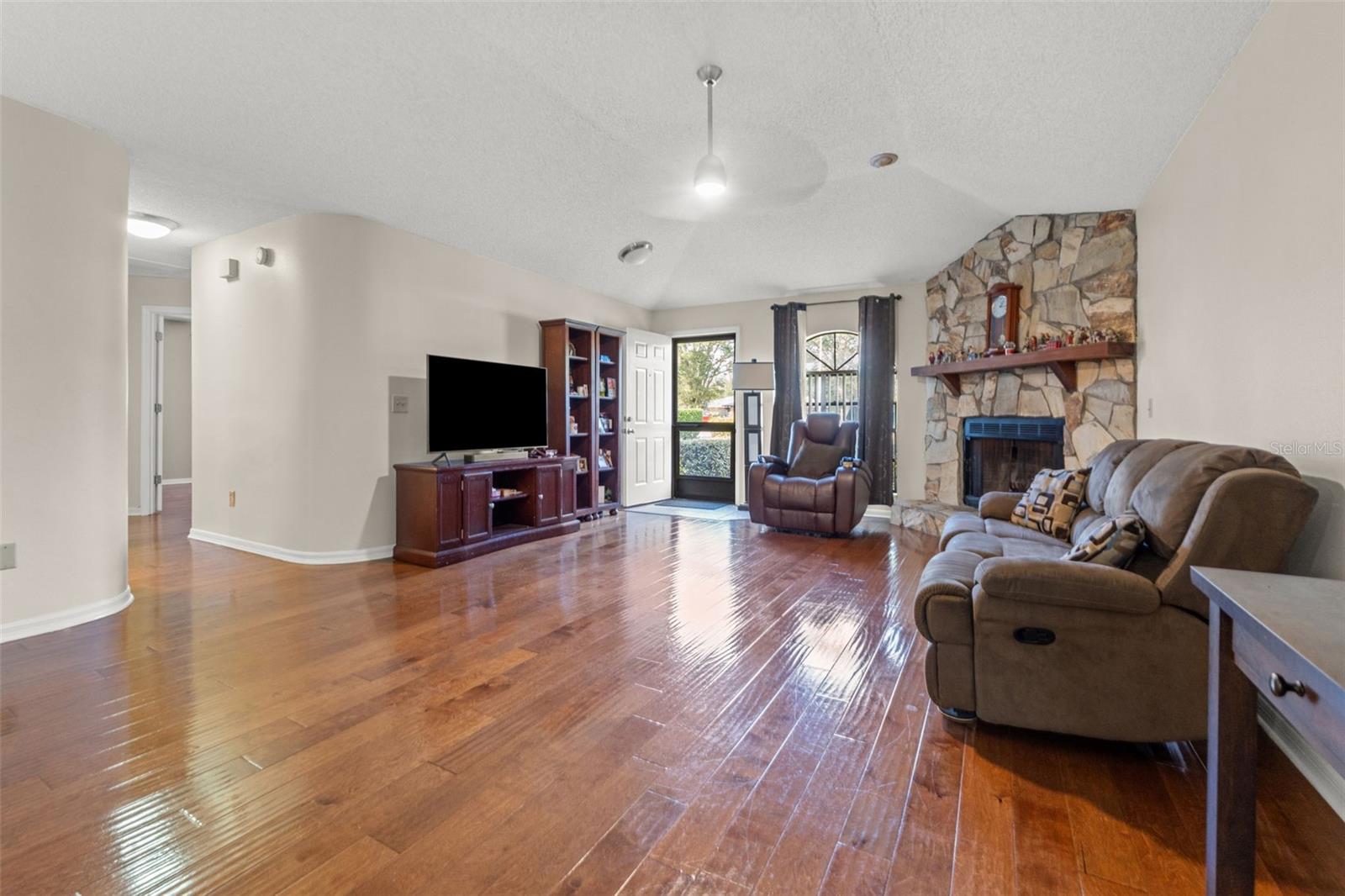 CLUB VILLAS CONDO - Residential