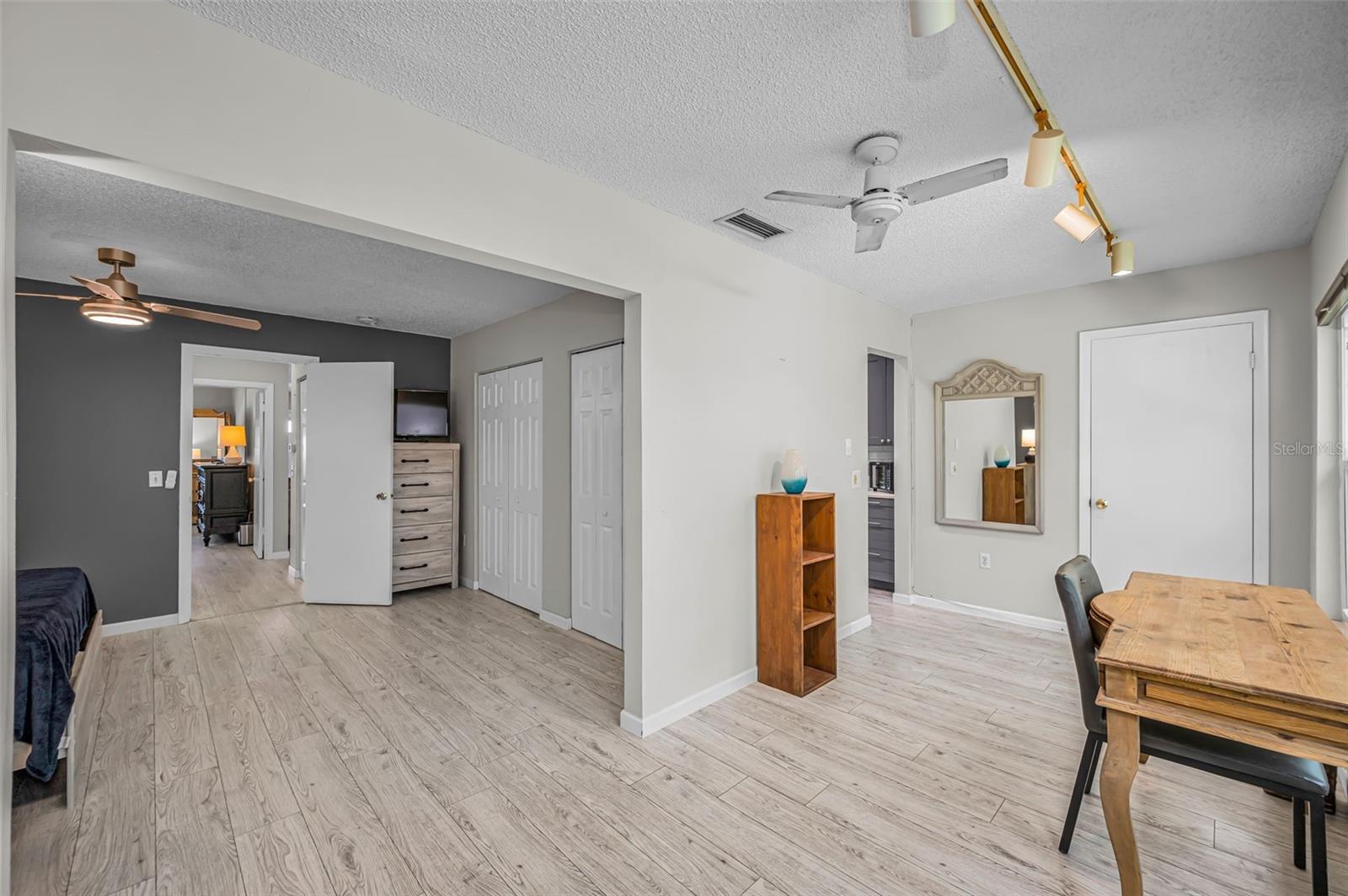 FIVE TOWNS OF ST PETE - Residential